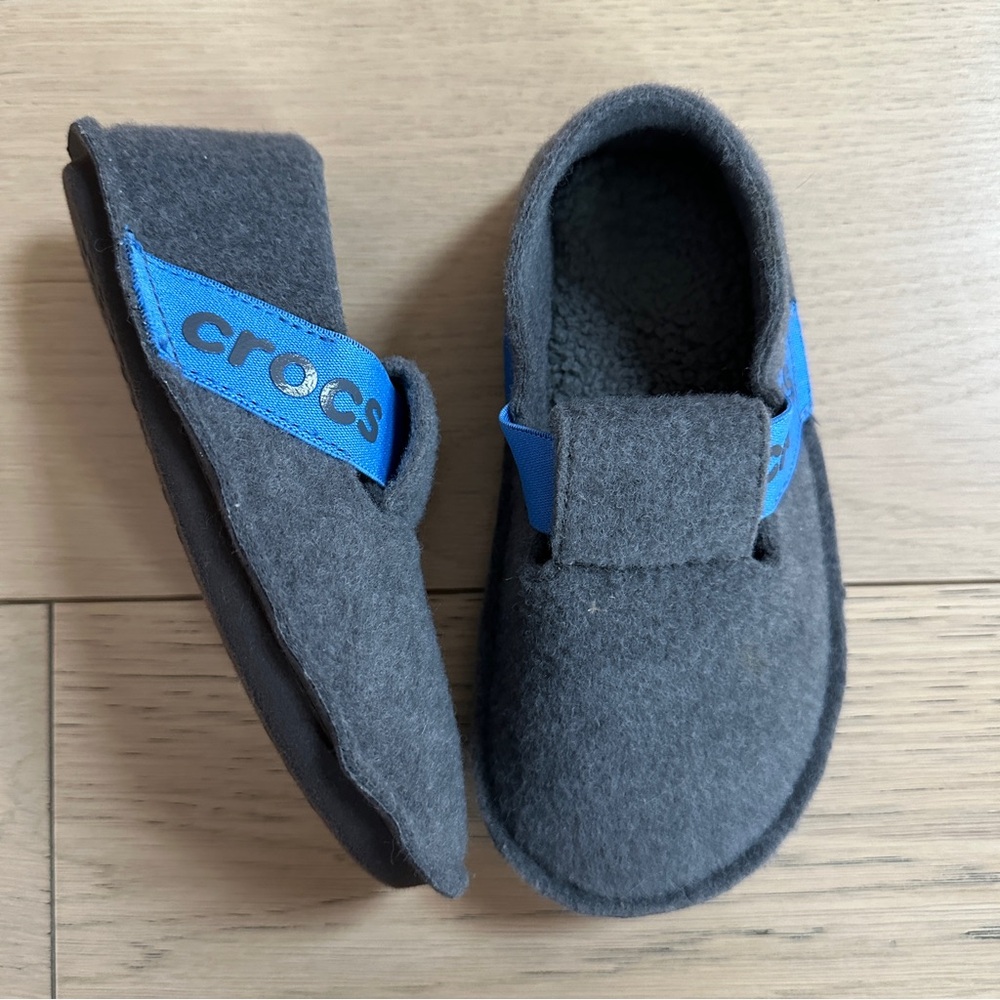 Crocs Kids Classic Slippers in Slate Gray, size 12